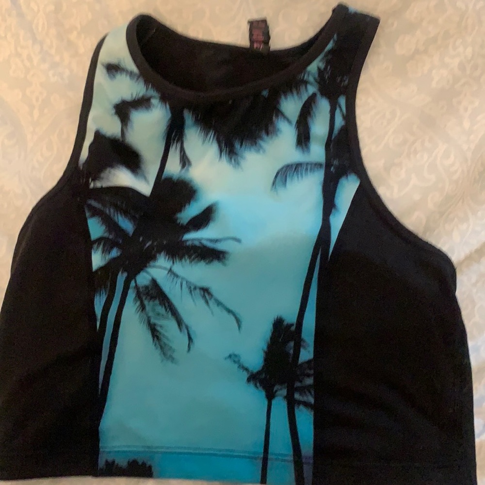Betsey Johnson workout top size small